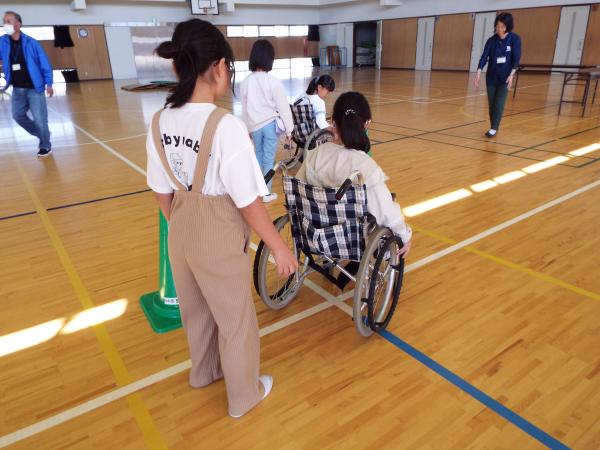 息栖小R5車いす(3)