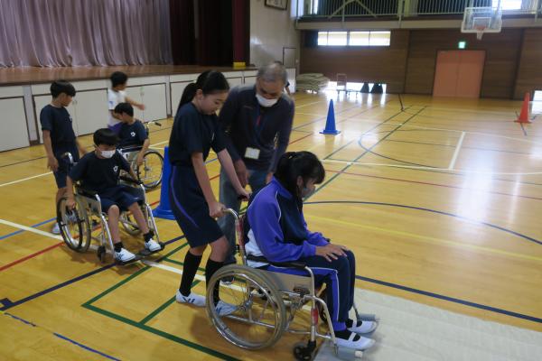 須田小R5車いす(2)