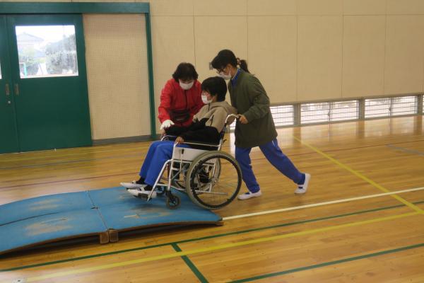 大野原小学校車いす(2)