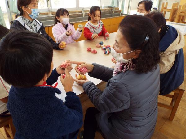 深芝小学校1年生昔遊び(1)